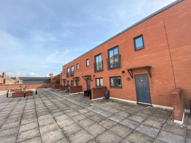 Apartment for rent in Milverton, Green Close