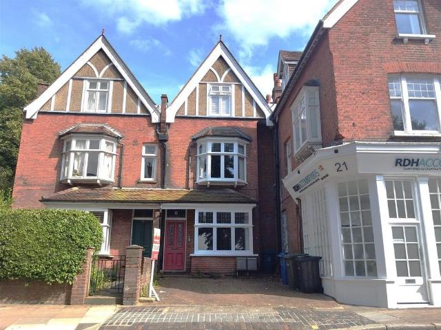Flat for rent in Harrow On The Hill, Greater London