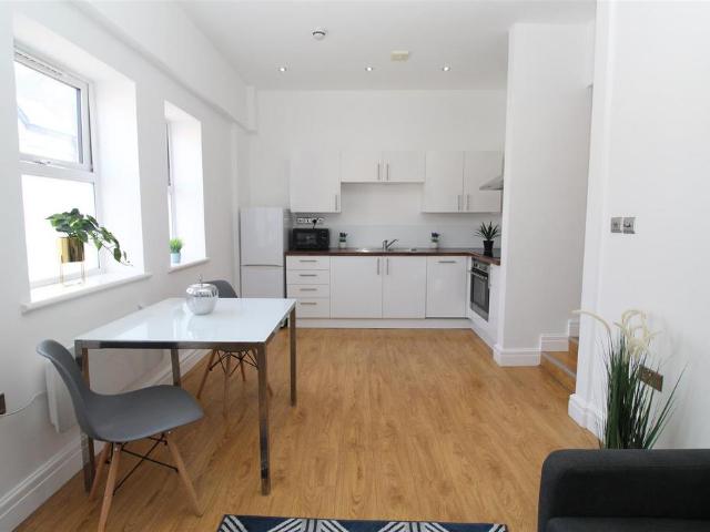 Flat for rent in Falcon Lodge, Wales