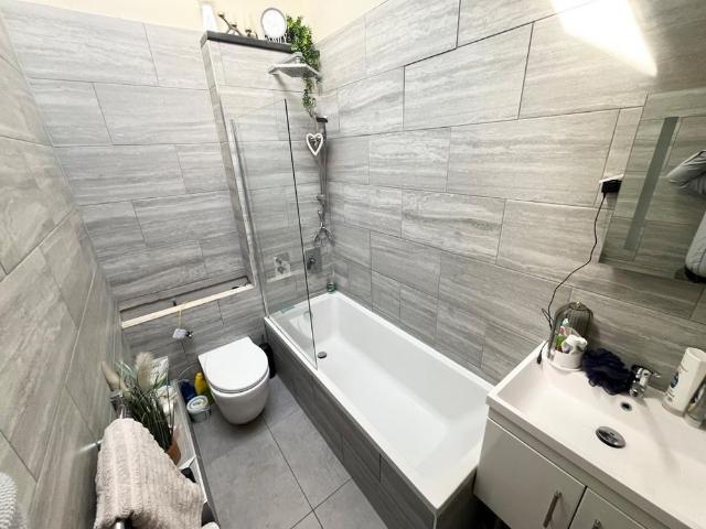 Apartment for rent in Primley Park, Moortown