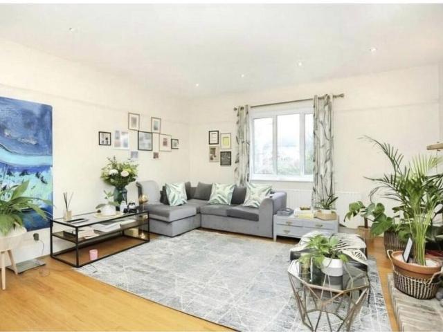 Apartment for rent in London Borough of Lewisham, Cat Hill