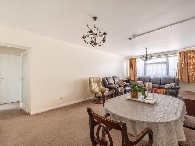 Apartment for rent in Wealdstone, Greater London