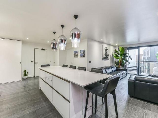 Apartment for rent in Kennington, Greater London