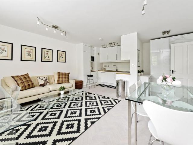 Flat for rent in Earl's Court, Isle Of Man