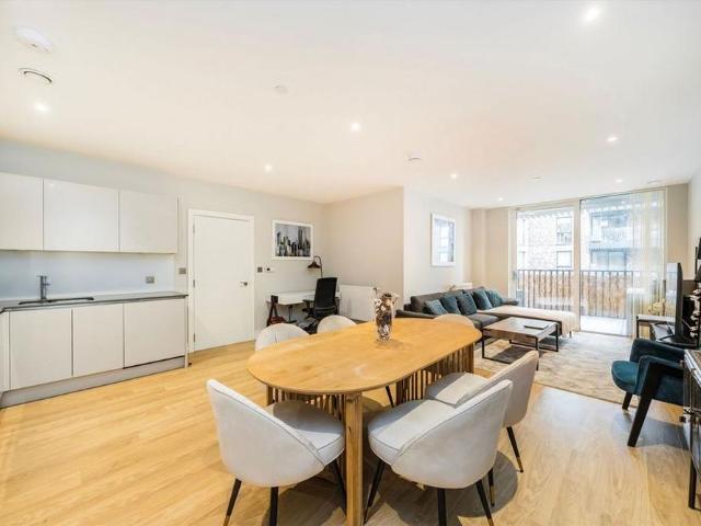 Apartment for rent in London Borough of Merton, Collier's Wood