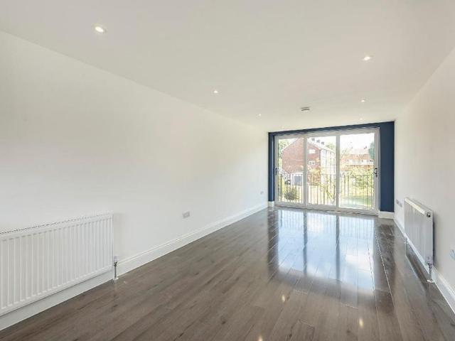 Apartment for rent in St Albans, Five Acres