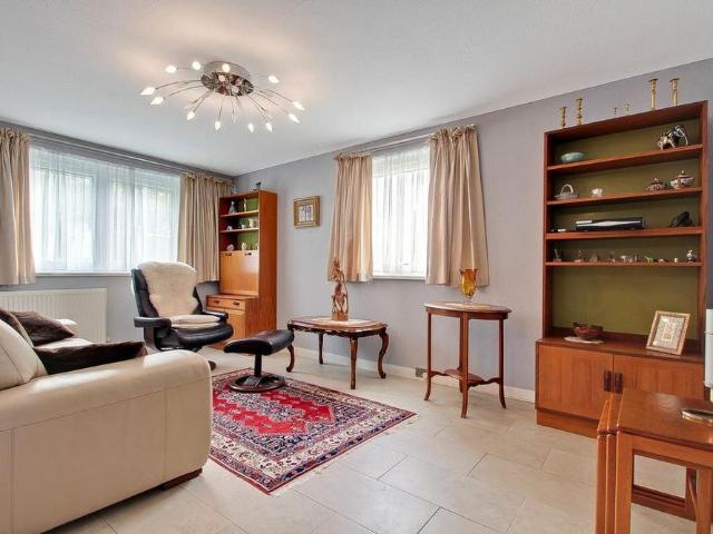 Apartment for rent in Bow, Greater London