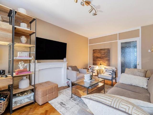 Apartment for rent in Blackhills, Surrey