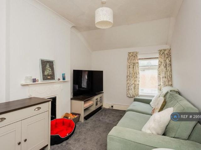 Apartment for rent in Upton, Babbacombe
