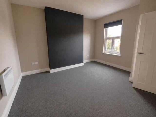 Apartment for rent in Roselands, Eastbourne