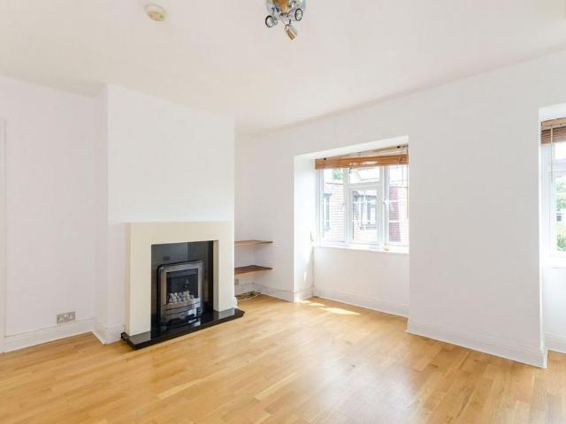 Apartment for rent in Surbiton, Greater London
