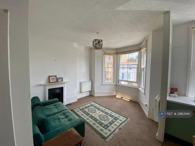 Apartment for rent in Cliftonville West, Acol