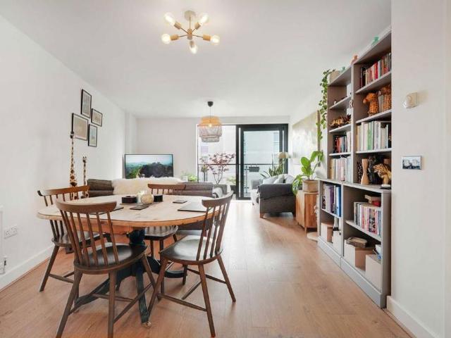 Apartment for rent in Kennington, Greater London