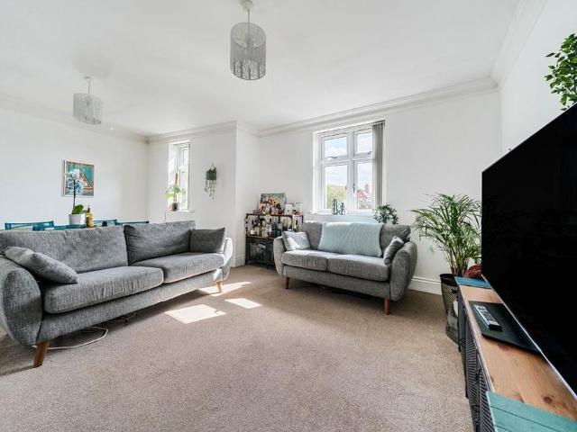 Apartment for rent in Dorridge, West Midlands