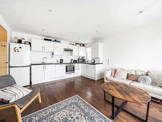 Apartment for rent in Lane, Greater London