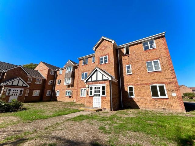 Flat for rent in London Borough of Sutton, Greater London