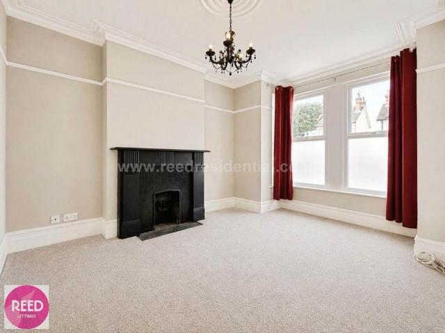 Apartment for rent in Westcliff-on-Sea, Southend-on-Sea