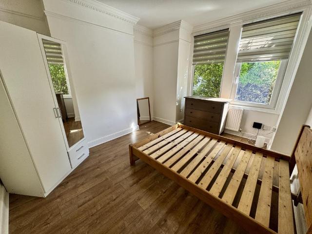 Flat for rent in Shepherd's Bush, Greater London