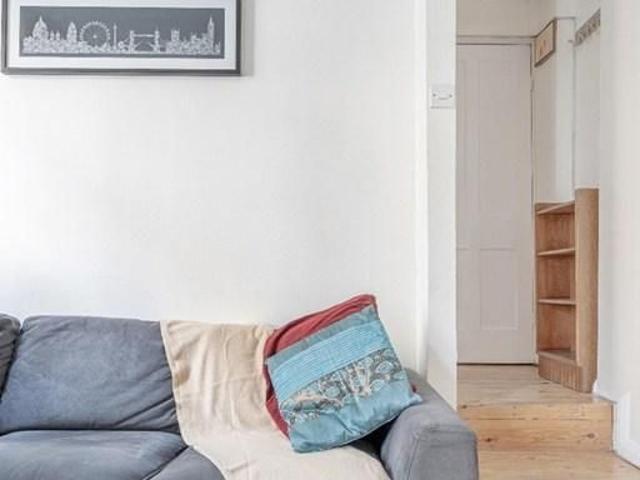 Apartment for rent in Earlsfield, Greater London