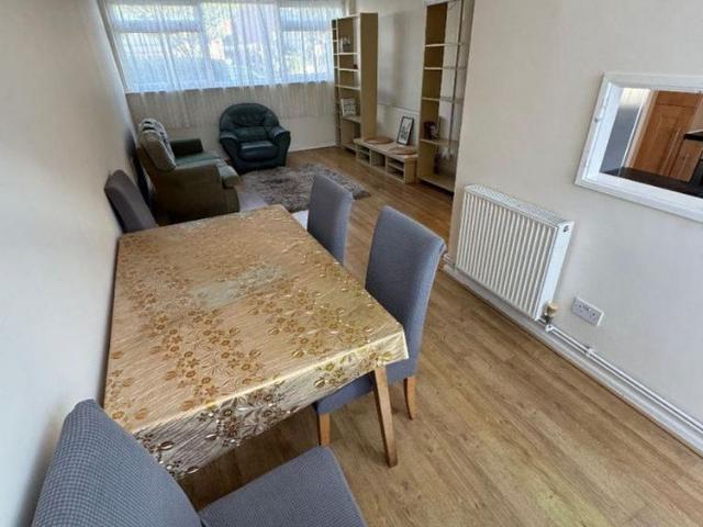 Apartment for rent in London Borough of Croydon, Addiscombe