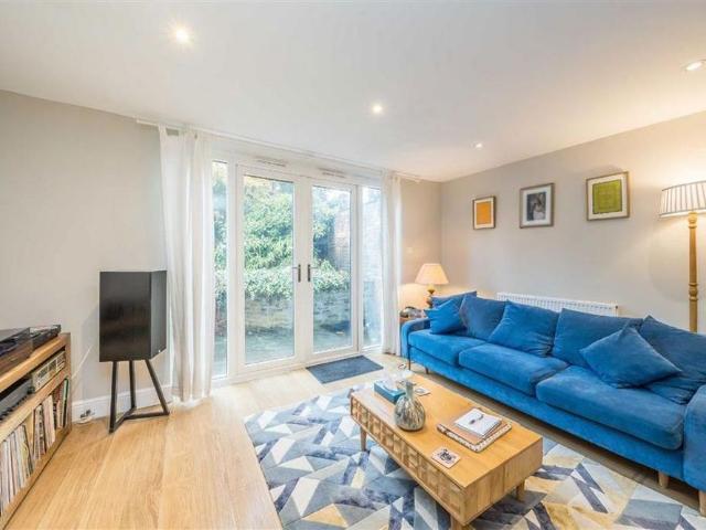 Apartment for rent in London Borough of Richmond upon Thames, Greater London