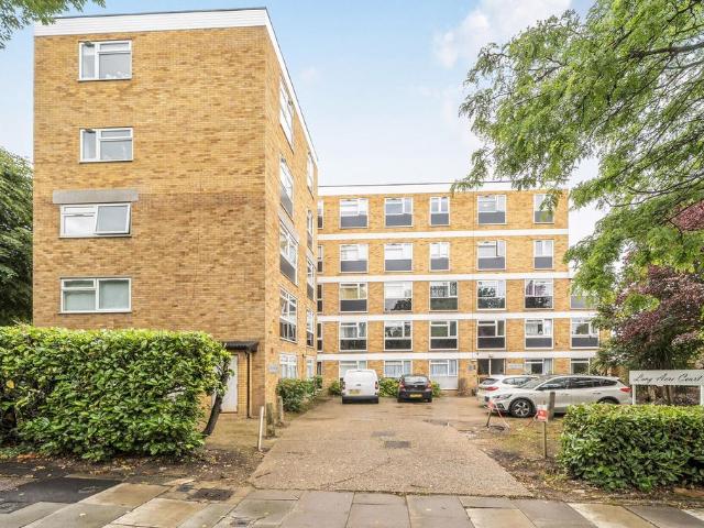 Flat for rent in London Borough of Ealing, Perivale