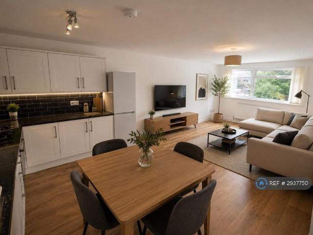 Flat for rent in Wake Green, West Midlands