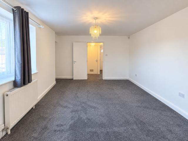 Flat for rent in Goodmayes, Greater London