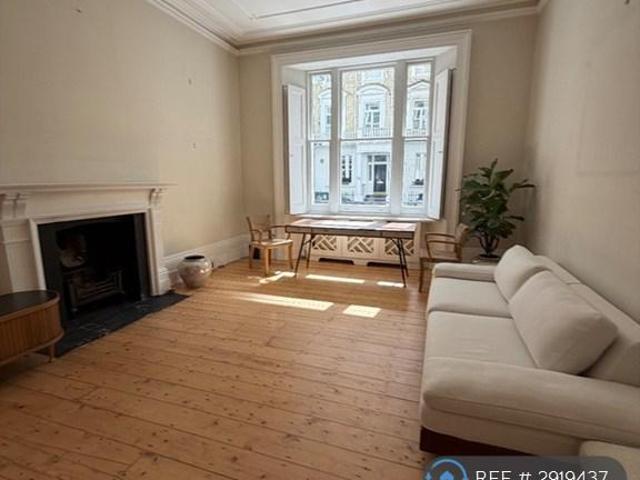 Flat for rent in Earl's Court, Isle Of Man