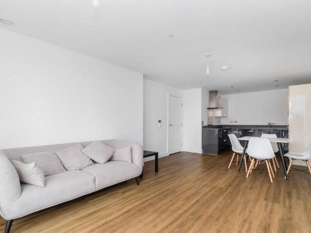 Apartment for rent in London Borough of Lewisham, Ladywell