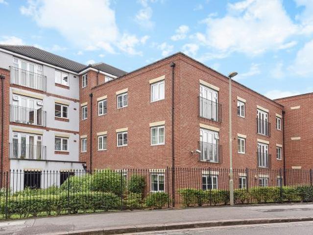 Flat for rent in Barton, The Slade
