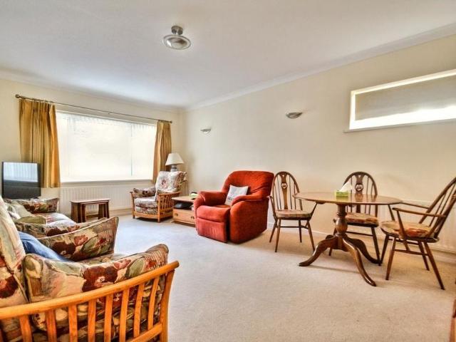 Apartment for rent in Broadstone, Poole
