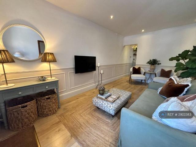 Flat for rent in Fleet, Hart