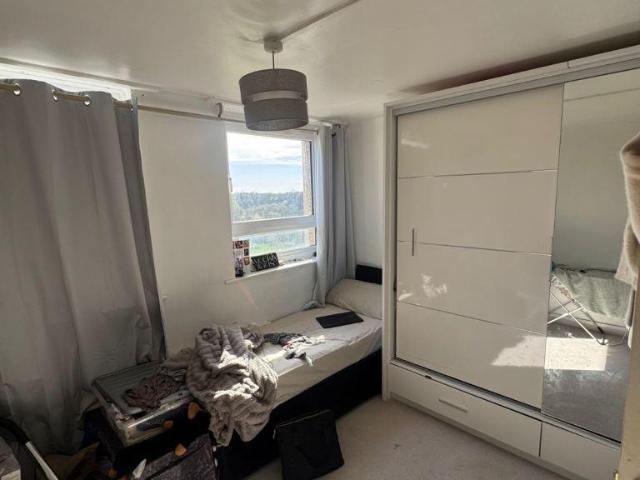 Flat for rent in Brinnington, Greater Manchester
