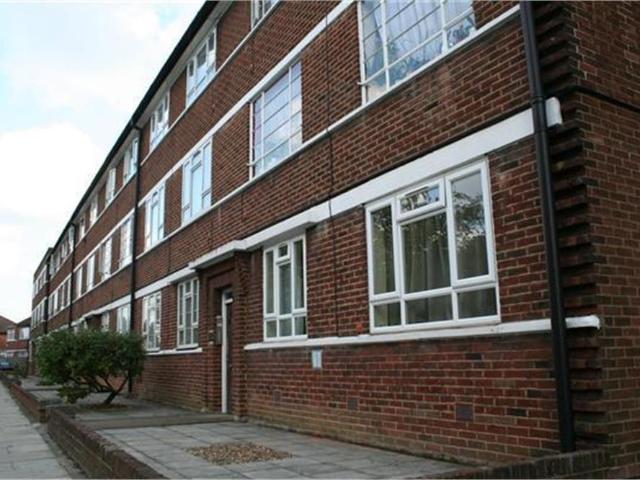 Flat for rent in Kingsbury, Greater London