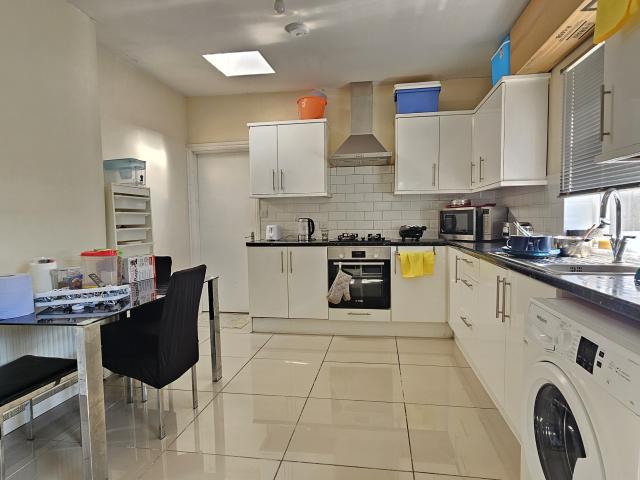 Apartment for rent in New Town, Monks Orchard