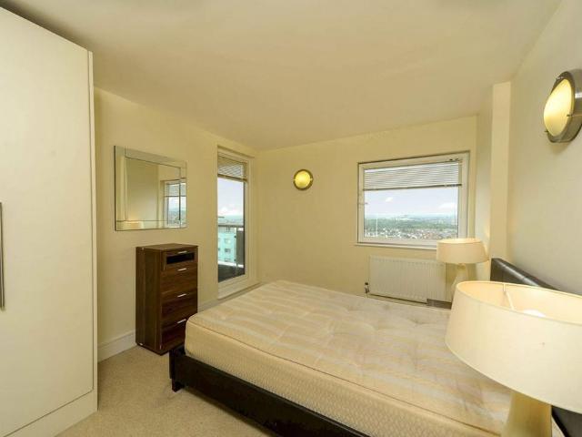 Apartment for rent in Seven Kings, Greater London
