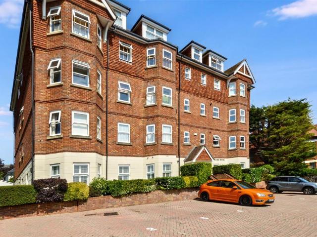 Flat for rent in Upperton, Eastbourne