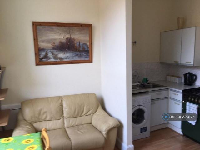 Apartment for rent in Hillside, Scotland