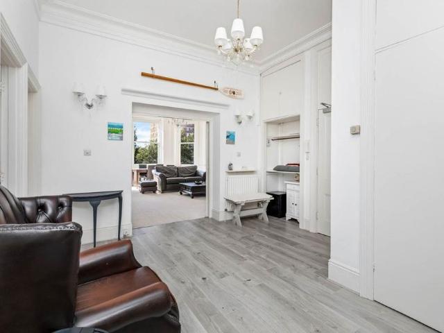 Apartment for rent in Aldrington