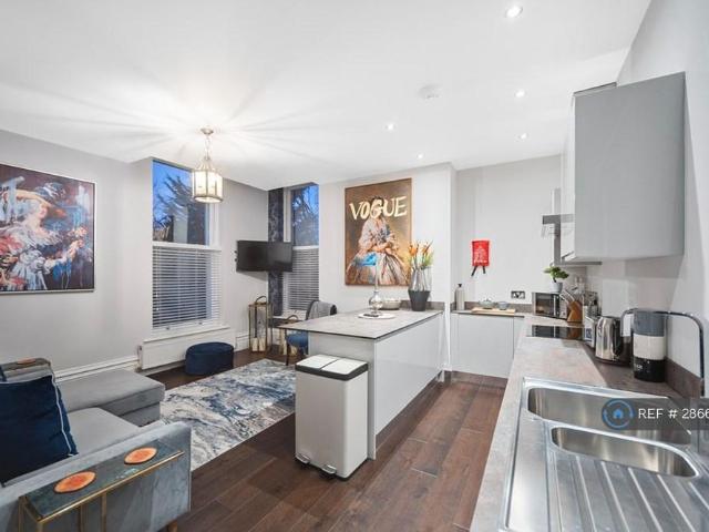 Apartment for rent in Calderstones