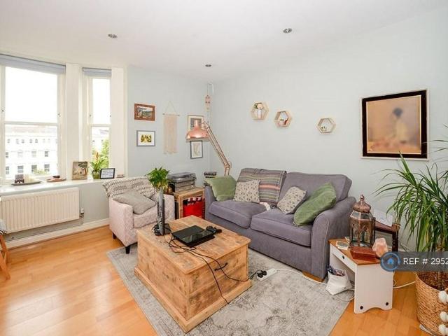 Apartment for rent in Chinatown, Calderstones