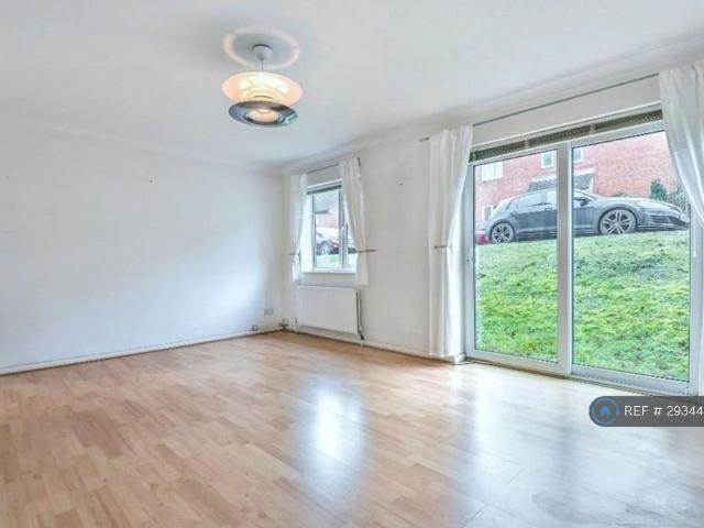 Apartment for rent in London Borough of Croydon, Purley
