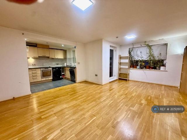 Apartment for rent in London Borough of Hounslow, Greater London