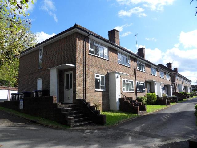 Flat for rent in Perryfields, West Sussex