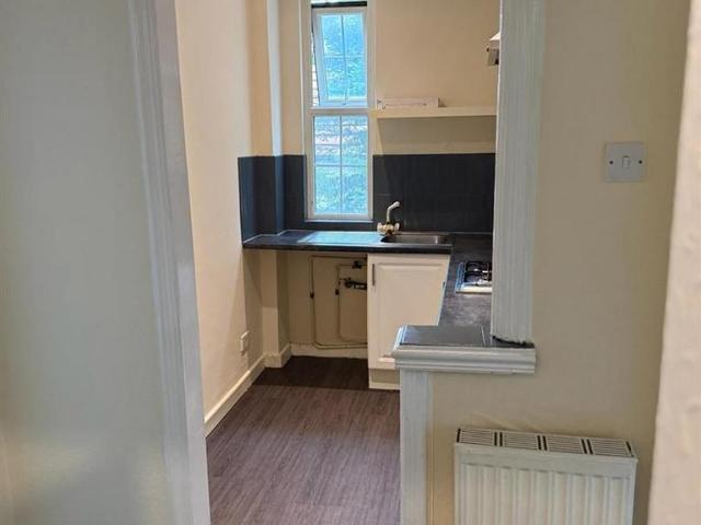 Flat for rent in Elm Park, Calderstones