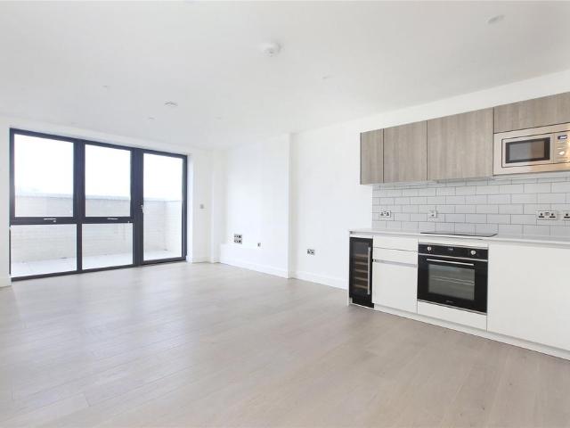 Flat for rent in Stockwell, Greater London