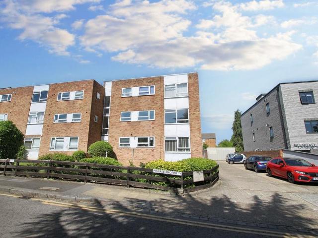 Flat for rent in Woodford, Greater London