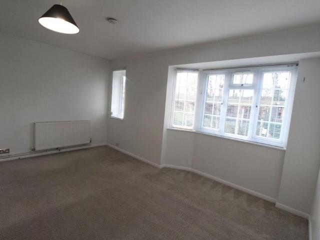 Apartment for rent in Perryfields, West Sussex