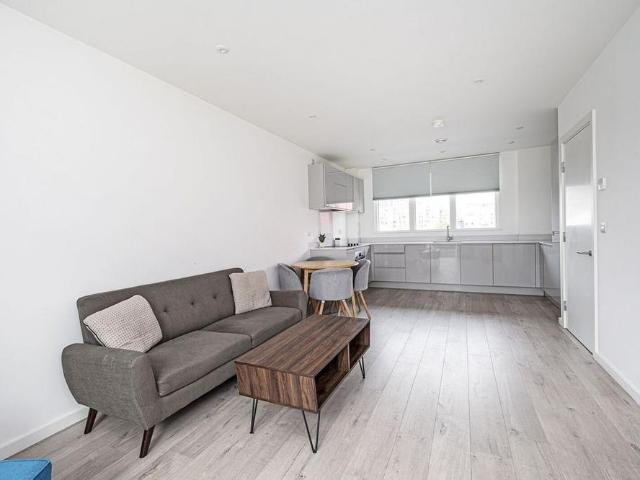 Apartment for rent in Bromley-by-Bow, Poplar Grove